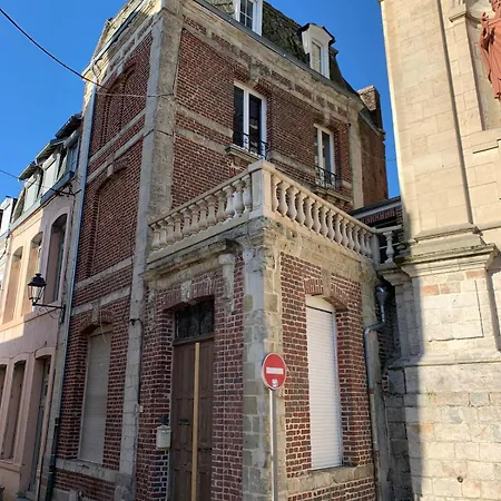 Maison Atypique Au Pied De L'eglise St Gery * Cambrai